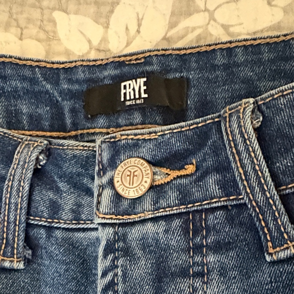 Frye Blue Denim Jeans ~ Medium Wash ~ Size 4/27 - Picture 2 of 10